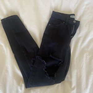 Black ripped skinny jeans